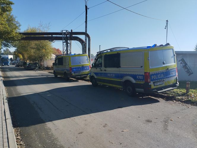 Zaginięcie Karoliny Wróbel. Wypompowano wodę ze zbiornika, a służby przeczesują dno