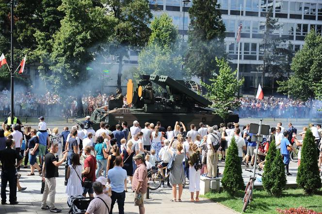 Kierowcy w gigantycznych tarapatach! Defilada z okazji Święta Wojska Polskiego zablokuje miasto