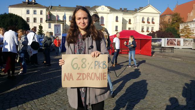 Rezydenci z bydgoskich szpitali protestowali na Starym Rynku