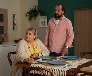 Barwy szczęścia, odcinek 3241: Borys (Jakub Wieczorek), Aldona (Elżbieta Romanowska)