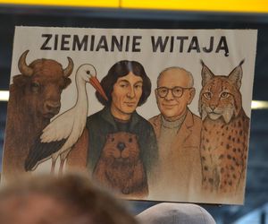 Powitanie Sławosza na warszawskim lotnisku