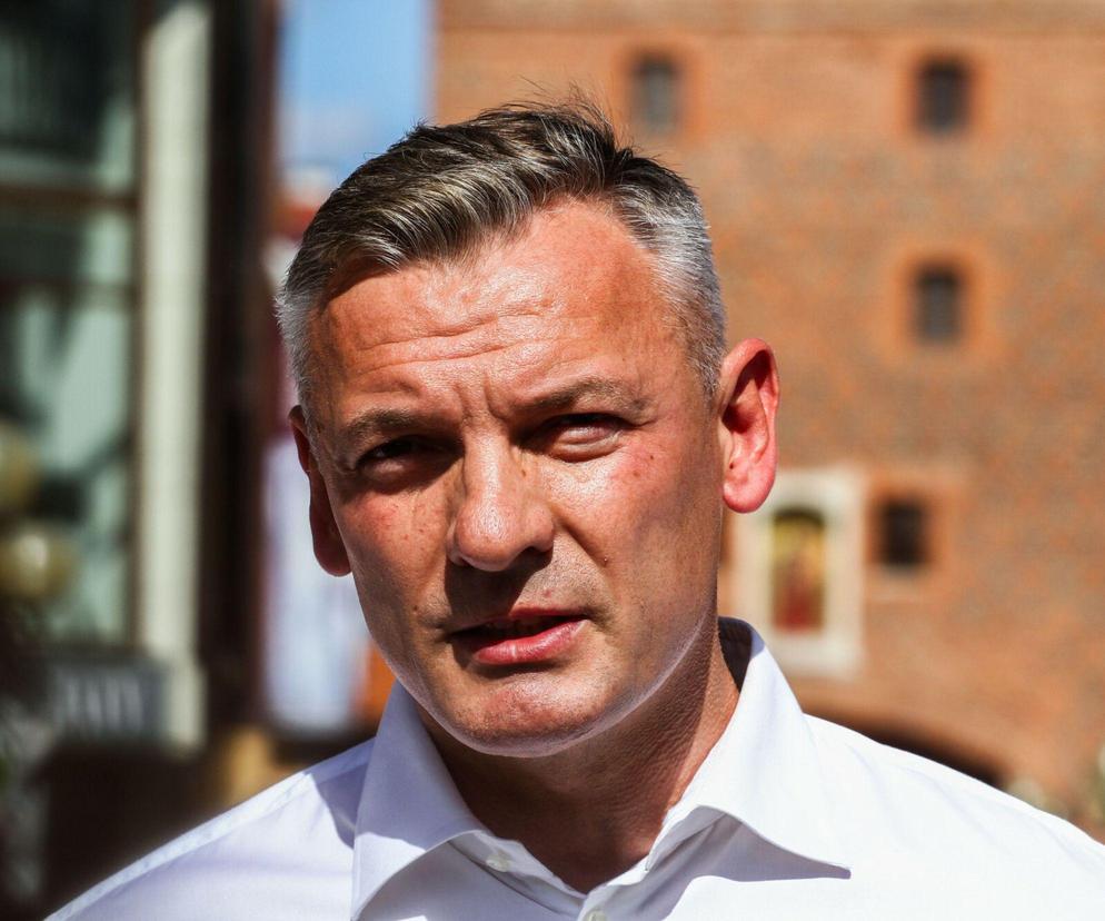 Były reprezentant Polski w piłce siatkowej startuje w wyborach. Kim jest Paweł Papke?