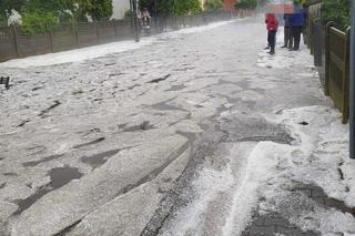 Potężna nawałnica z deszczem i gradem pod Sieradzem. 10 minut wystarczyło, by mieszkańcy mówili o armagedonie [ZDJĘCIA]