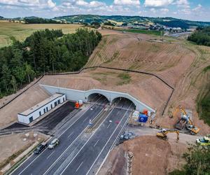 Odcinek Bolków – Kamienna Góra liczy w sumie nieco ponad 16 kilometrów długości. W dłuższym tunelu będzie odcinkowy pomiar prędkości