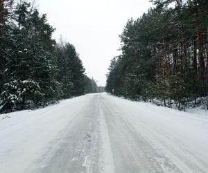 Trudne warunki na drogach Warmii i Mazur. IMGW planuje wydać ostrzeżenia!