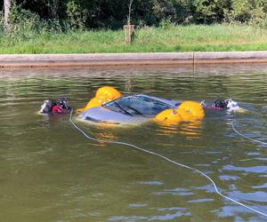 Auto zsunęło się do wody. Dramat na Kanale Grunwaldzkim