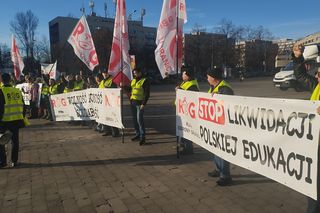 „Marsz gwiaździsty” w Katowicach. Związkowcy masowo protestują przeciwko Zielonemu Ładowi [GALERIA]