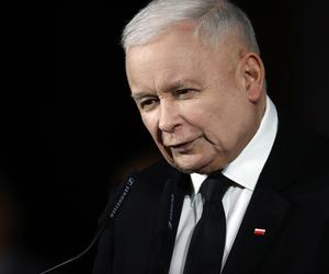 Większość z nas chce usunąć Kaczyńskiego ze stanowiska. Ale prezes PiS ma powody do zadowolenia