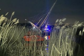 W jachcie na mieliźnie znaleziono zwłoki