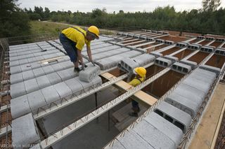 Jaki strop w domu parterowym? Ile kosztuje strop do domu parterowego? 