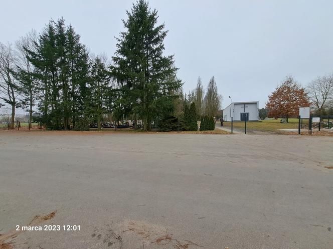 W Manieczkach złodzieje zdemontowali ogrodzenie cmentarza