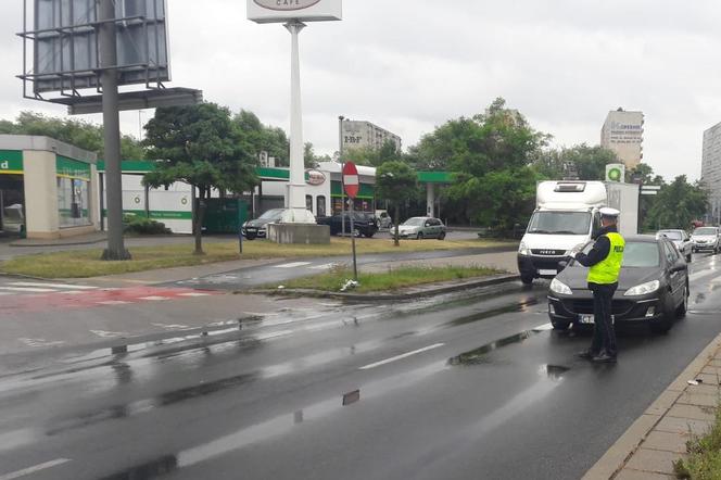 Niebezpiecznie w Toruniu. Kierowca potrącił pieszą na Grudziądzkiej!