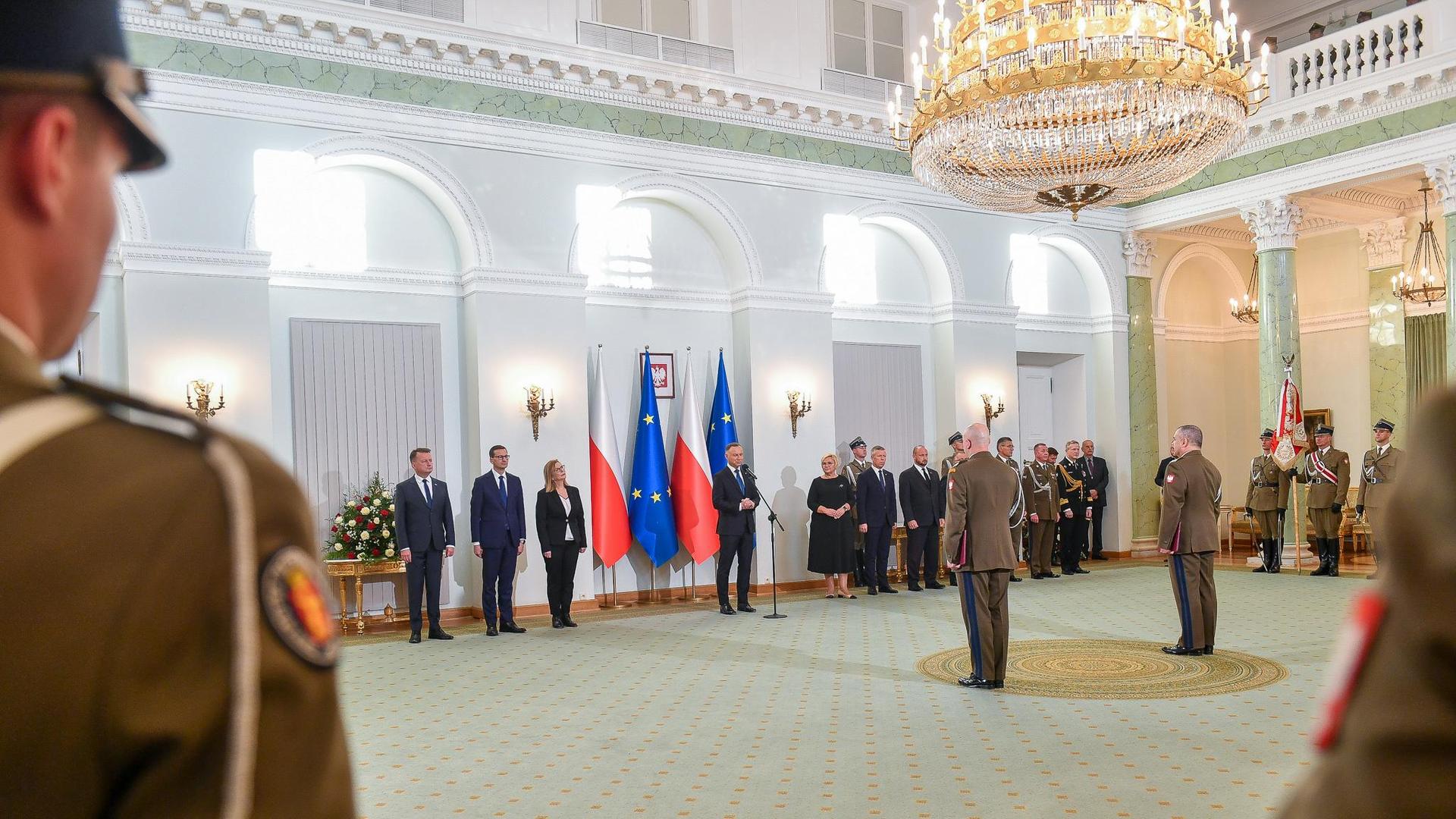 Gen. Kukuła i gen. Klisz podczas uroczystości mianowania na nowe stanowiska