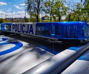 Tragiczny wypadek na DK 8. Czołowe zderzenie osobówki z ciężarówką. Jedna osoba nie żyje