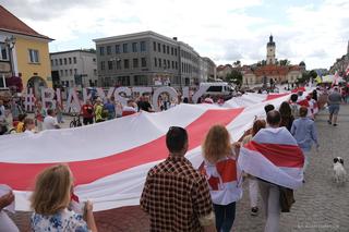Białorusini przeszli przez centrum Białystoku. To protest przeciwko reżimowi Łukaszenki [ZDJĘCIA]
