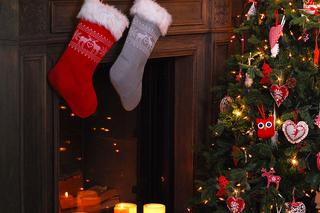 Ozdoby świąteczne domu - dekoracja kominka i choinki