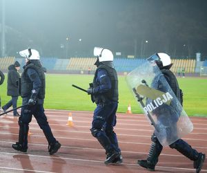 Elana Toruń - Zawisza Bydgoszcz 1:1, zdjęcia kibiców, opraw i piłkarzy ze Stadionu Miejskiego im. Grzegorza Duneckiego