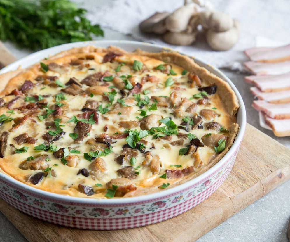 Aromatyczna tarta z kurczakiem. Wyśmienita na lunch, obiad lub ciepłą kolację