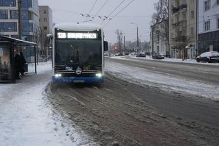 Zima paraliżuje ulice. Pomorze z problemami drogowymi