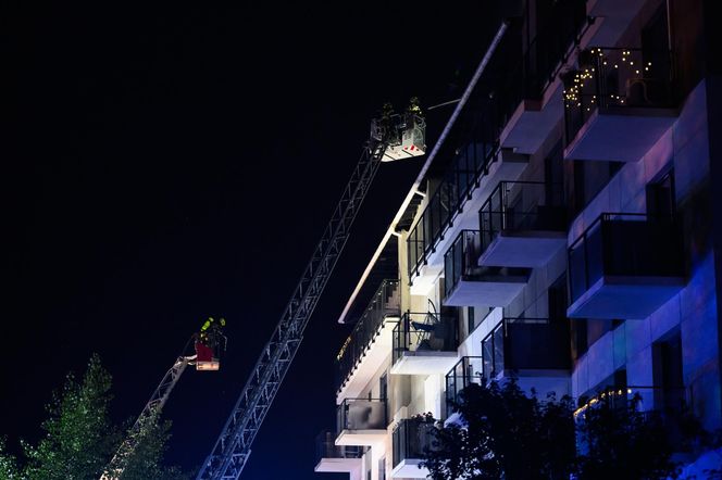 Pożar bloku w Poznaniu. Akcja gaśnicza przy ul. Krańcowej. Ewakuacja mieszkańców!