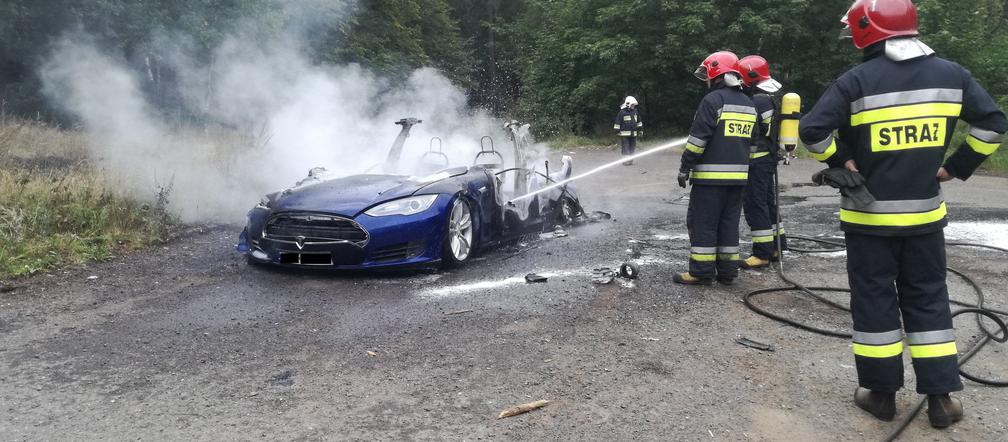 Pożar Tesli pod Wałbrzychem
