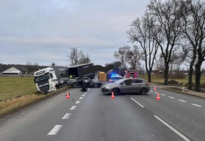 Poważny wypadek na DK2 w Broszkowie