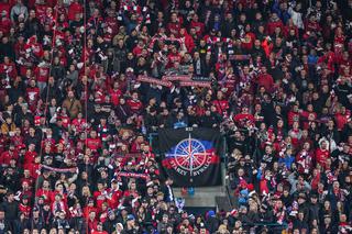 Kibice Wisły Kraków podpalili własny stadion