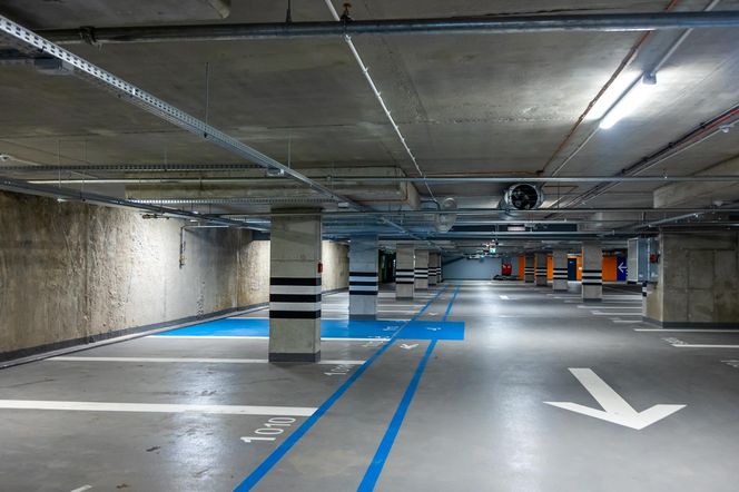 Nowy parking na Placu Powstańców Warszawy