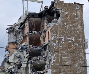 Tak znikał popularny biurowiec. Teraz powstaną tu apartamenty i mieszkania