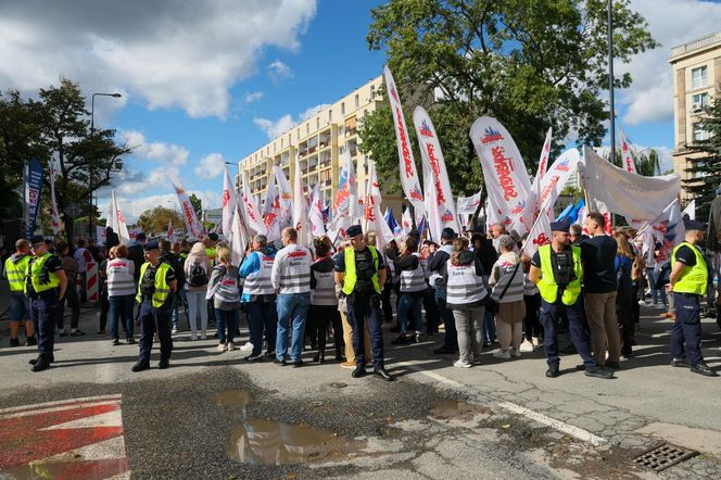 Związkowcy z BEKO protestowali przed ambasadą Turcji 