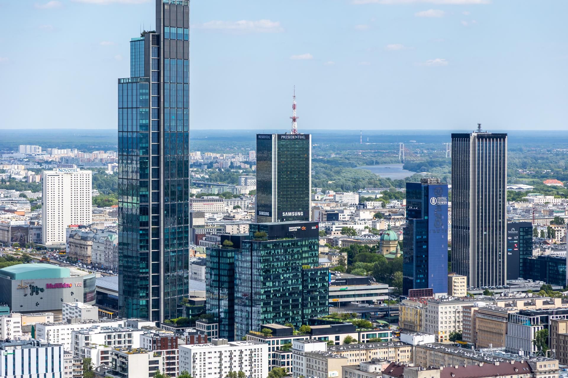 Panorama Warszawy z wieżowca Skyliner