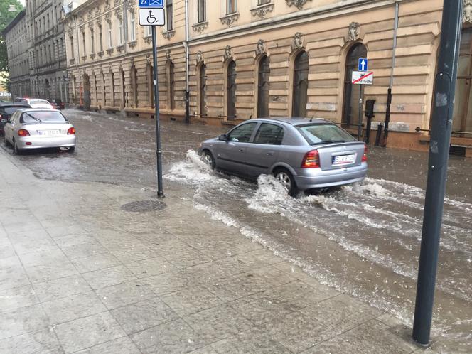 Krajobraz centrum Łodzi po burzy