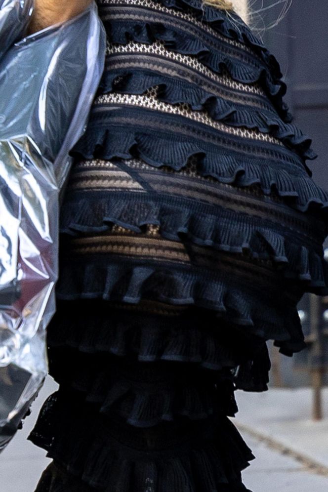 Monika Olejnik. W falbanach pogubiła pranie