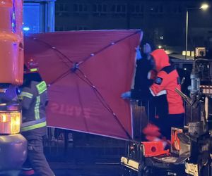 40-letnia rowerzystka wciągnięta pod pędzący tramwaj. „Liczne obrażenia ciała”