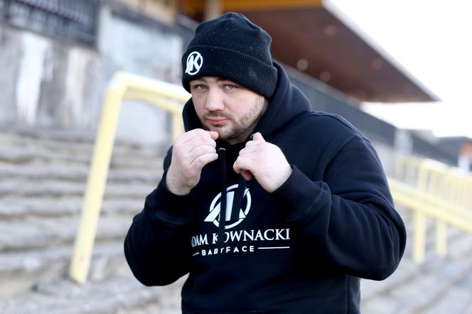 Adam Kownacki na stadionie Strahov w Pradze