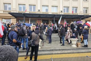 Protest “Nie dla deprawacji dzieci w szkołach”