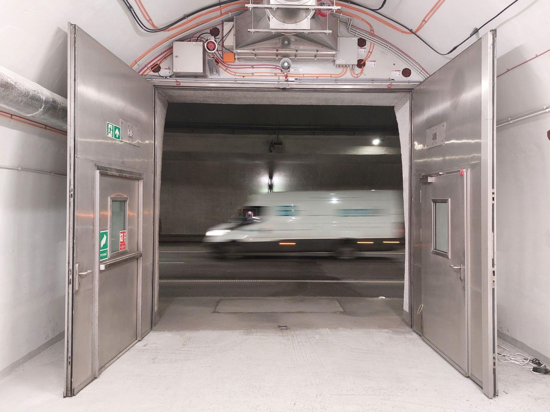 Tunel na zakopiance S7, pod Luboniem Małym 