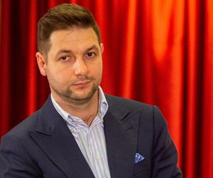 Patryk Jaki zaparkował pod znakiem zakazu i został przyłapany. Znamy finał sprawy!