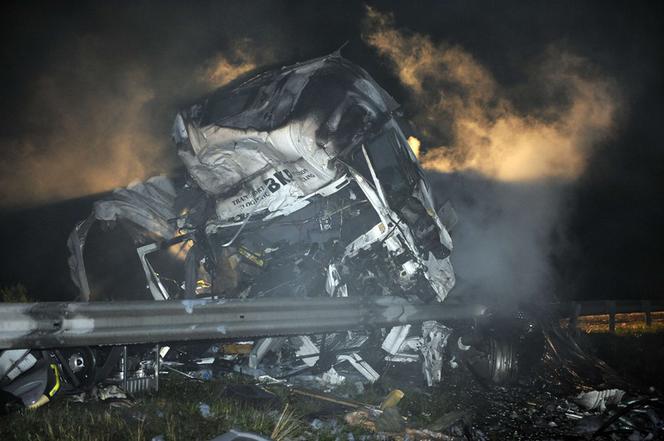 Węgry: Zderzenie autobusu i dwóch ciężarówek. 51 rannych