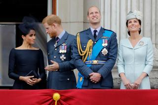 Wnuki żegnają Elżbietę II. Czy książę Harry założy mundur? Interweniowali pałacowi urzędnicy
