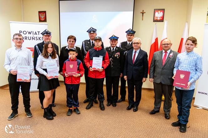 „Niech połączy nas hymn” - piękna, kolorowa premiera w siedzibie Starostwa Powiatowego