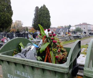 Cmentarz na Unickiej w Lublinie. Pani Dorota ma sposób na złodziei wieńców. Tak robiła nasza mama