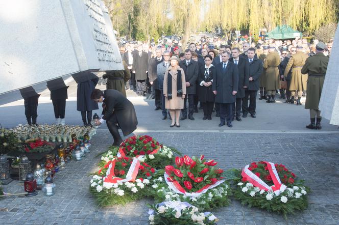Obchody 5 rocznicy katastrofy smoleńskiej na warszawskich Powązkach.