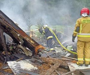 Potężna eksplozja wysadziła w powietrze jej dom pod Bełchatowem! 41-latka z rozległymi poparzeniami potrzebuje pomocy