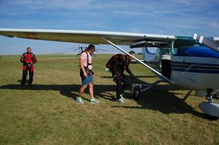 Skydive Chełm: Oderwij się od ziemi i wyskocz!