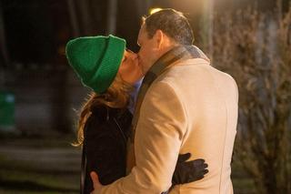 Barwy szczęścia odc. 2850. Bruno (Lesław Żurek). Karolina (Marta Dąbrowska)	