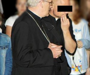 Ksiądz podejrzany o molestowanie nastolatek zatrzymany w Anglii