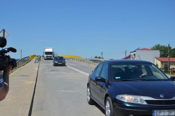 Wiadukt nad budowaną autostradą A1 w Piotrkowie Trybunalskim otwarty!