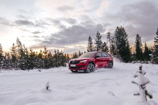 Jazda po śniegu i zaspach łatwiejsza z napędem 4x4. Zimowe testy w Laponii pokazały co jest ważne - WIDEO