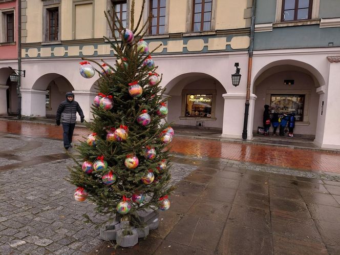  Zamojskie przedszkola i szkoły dekorowały choinki